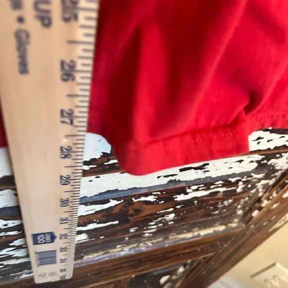 Peanuts Christmas Santa Snoopy Christmas T-shirt.  Unisex XL. - Picture 5 of 5